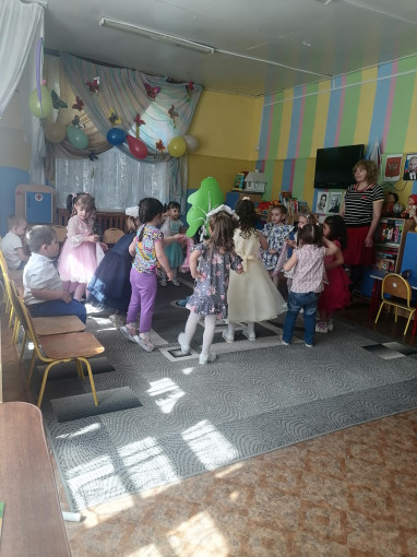 Вот и стали мы большими Вот и стали мы большими.